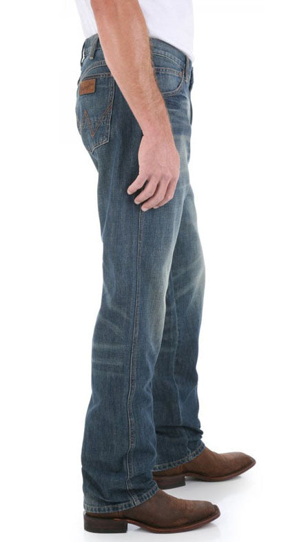88MWZDK Dark Denim Retro Slim Straight Leg Wrangler Mens Jeans