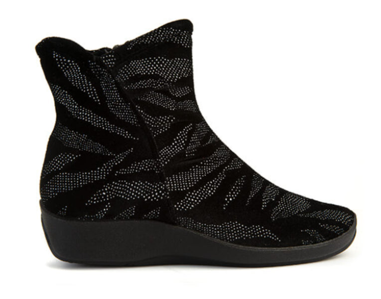 Arcopedico Women's Black L-19 Enala Comfort Zip-On Boot L19-ENALABLK