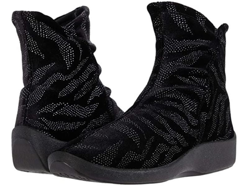 Arcopedico Women's Black L-19 Enala Comfort Zip-On Boot L19-ENALABLK