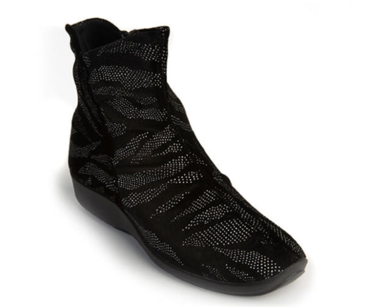 Arcopedico Women's Black L-19 Enala Comfort Zip-On Boot L19-ENALABLK