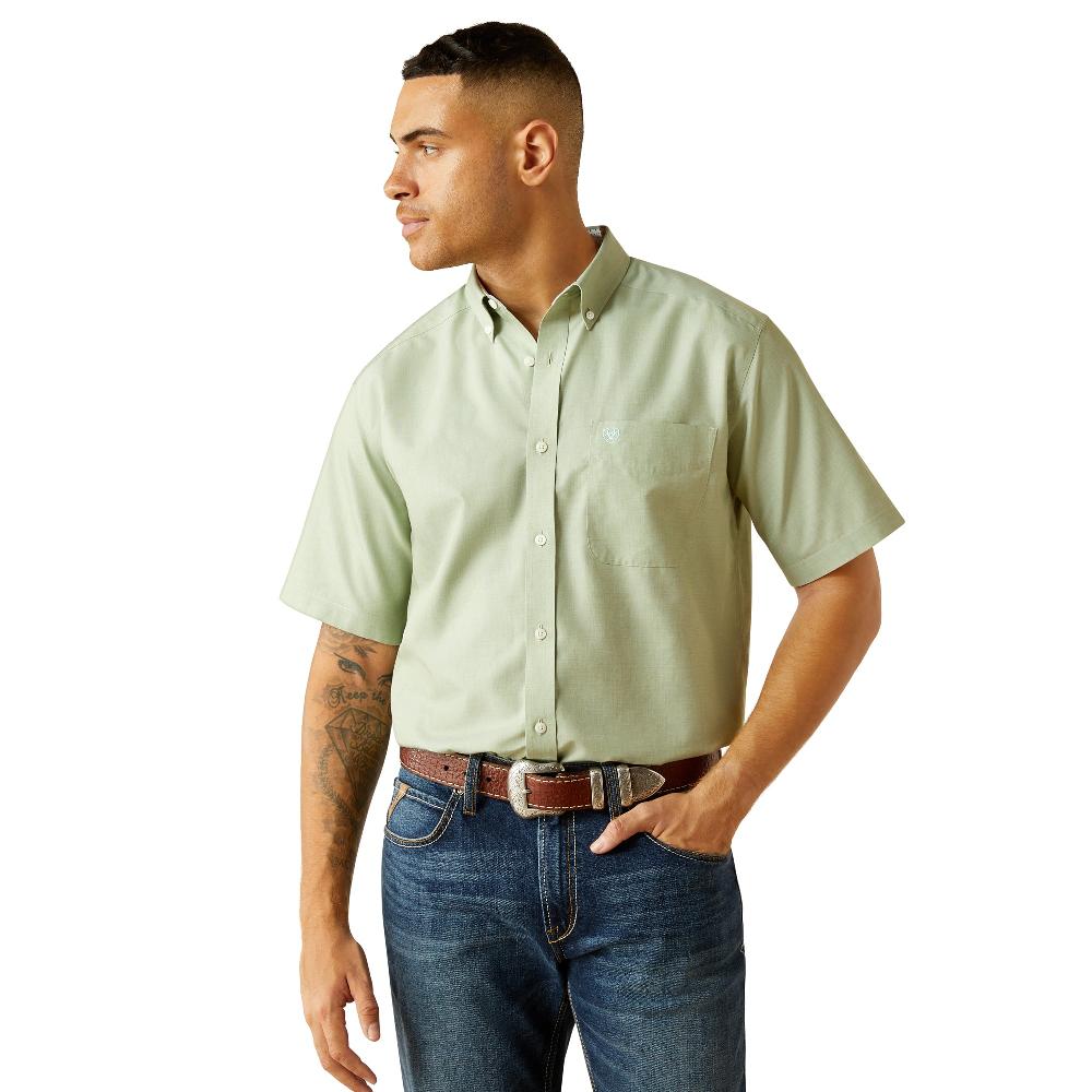 Ariat Aqua Wrinkle Free Men's Collared Solid Classic Fit Short Sleeve Button Front Shirt 10058980