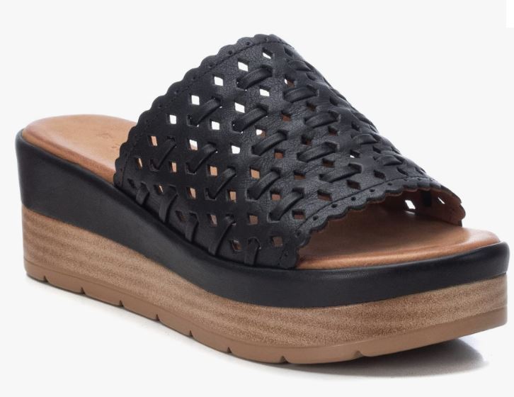 Carmela Black Raquel Womens Slide On Sandals C2224001