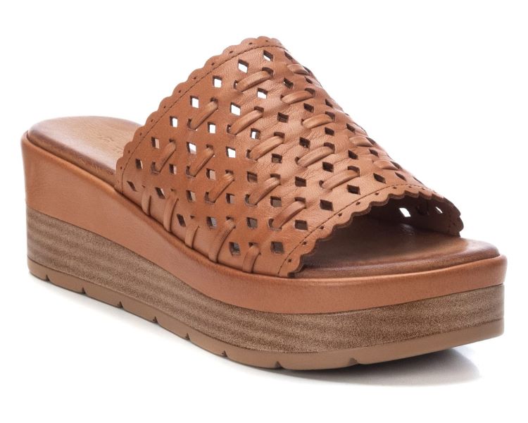 Carmela Camel Raquel Women's Platform Slide Shoes C2224230