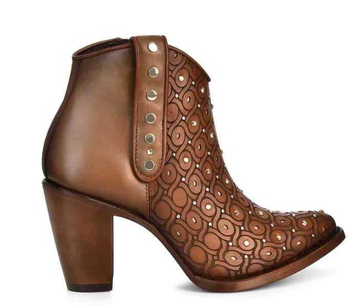 Cuadra Maple Laser With Crystals And Studs Women's 6 Inch Round Toe Western Boots CU481