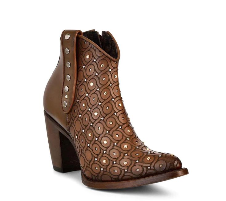 Cuadra Maple Laser with Crystals and Studs Women's 6 inch Round Toe Western Boots CU481