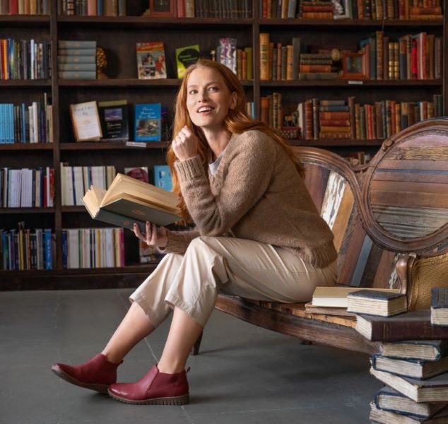 Dansko Red Burnished Louisa Women's Calf Booties 9143-220300