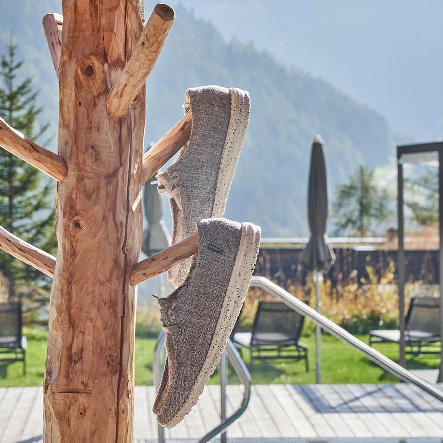 Hey Dude Chambray White Blue Wendy Linen Womens Casual Shoes 121410119