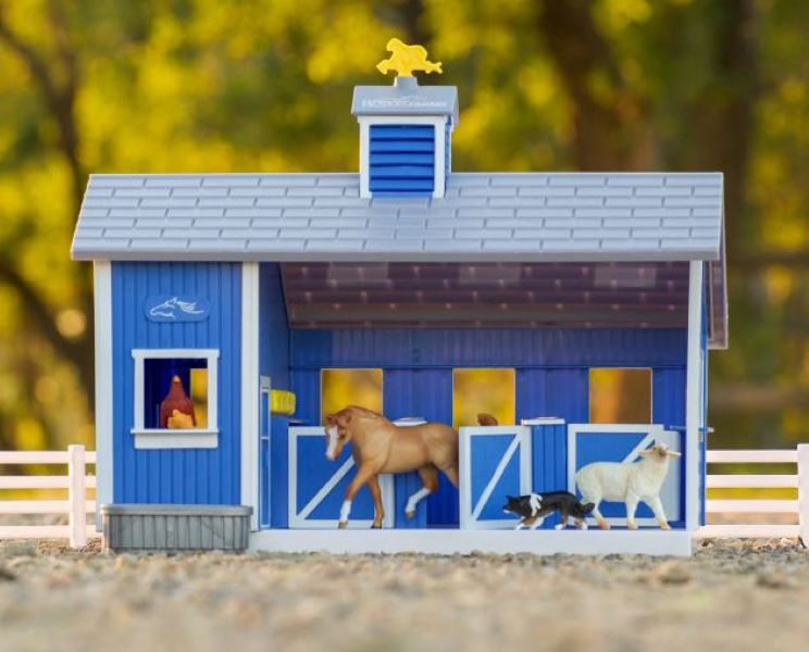Breyer Home At The Barn Playset 59241