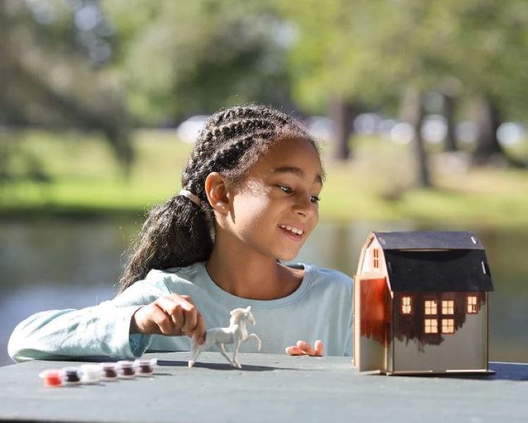 Breyer Horse & Barn Paint & Play 4245