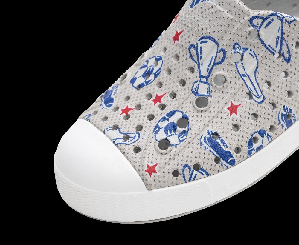 Native Hyams Grey/Shell White/Soccer Trophy Jefferson Print Youth Sneakers 15111501-1749-Y