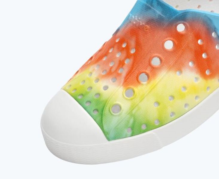 Native Shell White/Shell White/Rainbow Tie Dye Junior (Big Kids) Sneakers 12111501-2055
