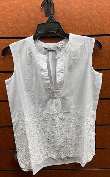New Direction Ladies White Sleeveless Eyelet Top 32507