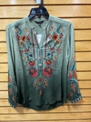 New Direction Women's Green Embroidered Long Sleeve Shirt 32410