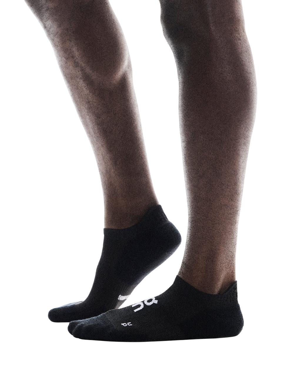 On Black Core Run Socks Low 2P (Black) 2UF10080553