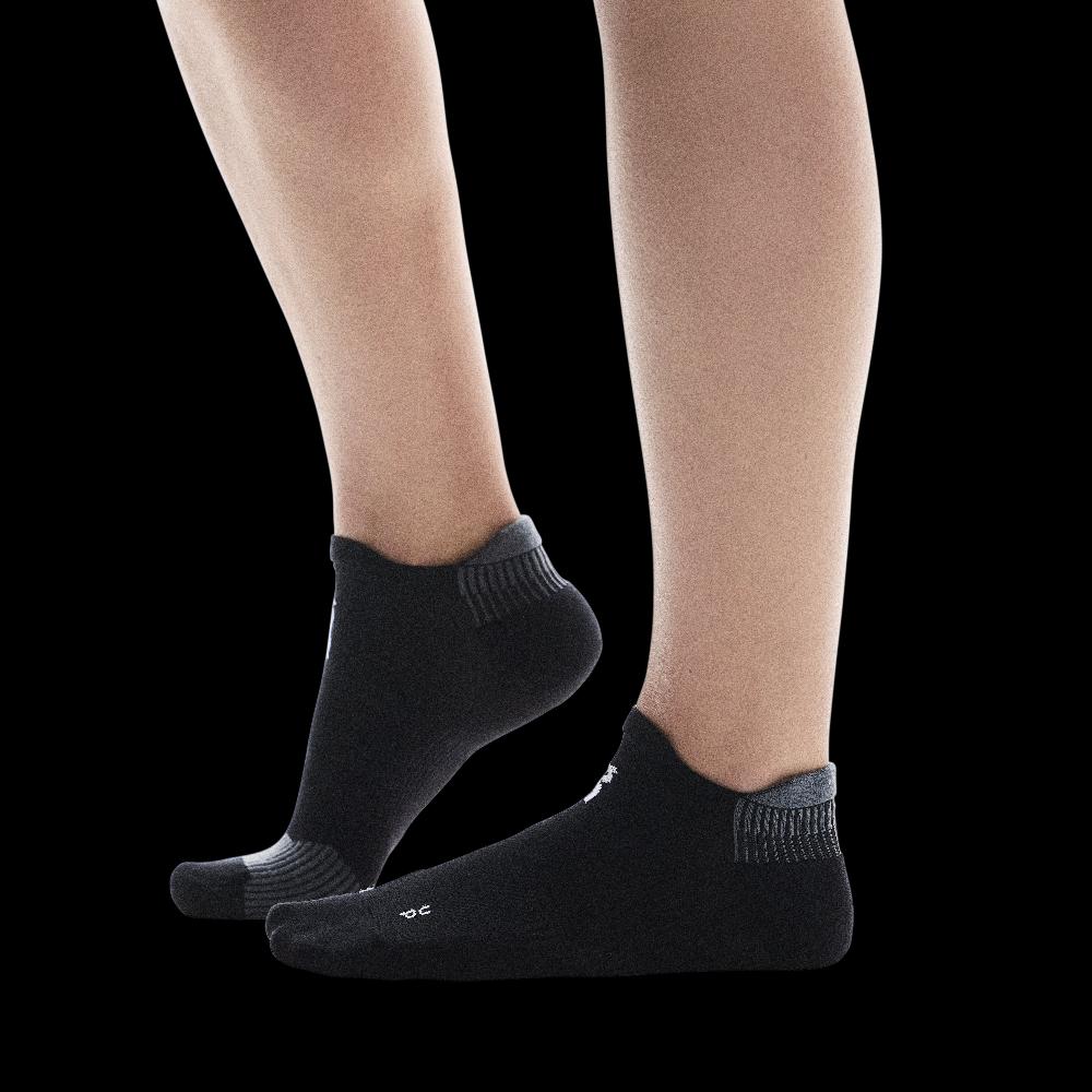 On Black/Eclipse Performance Run Socks Low 2UF10060106