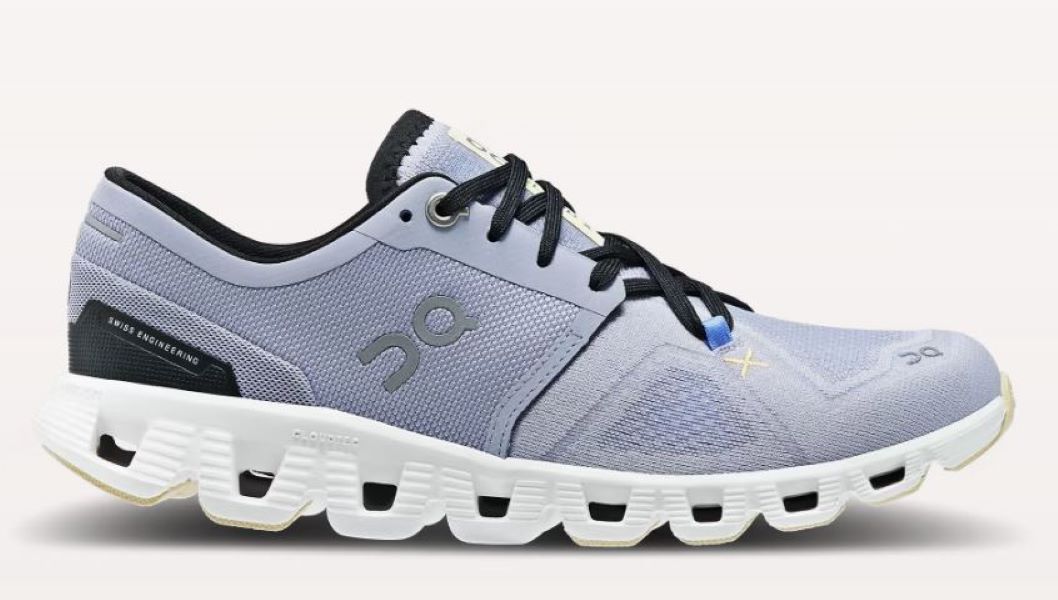 On Nimbus/White Women's Athletic Shoes 60.98253