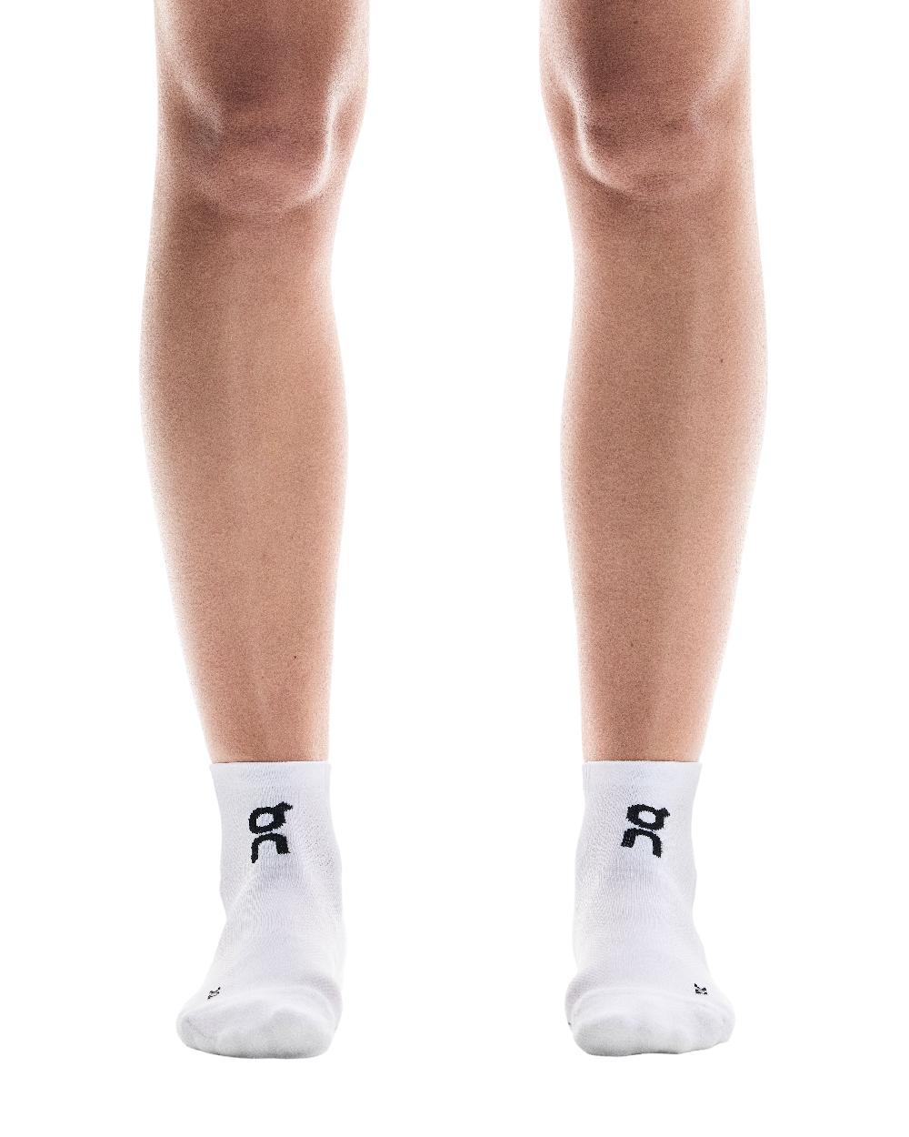 On White Core Run Socks Mid 2P (2 Pair) 2UF10070069