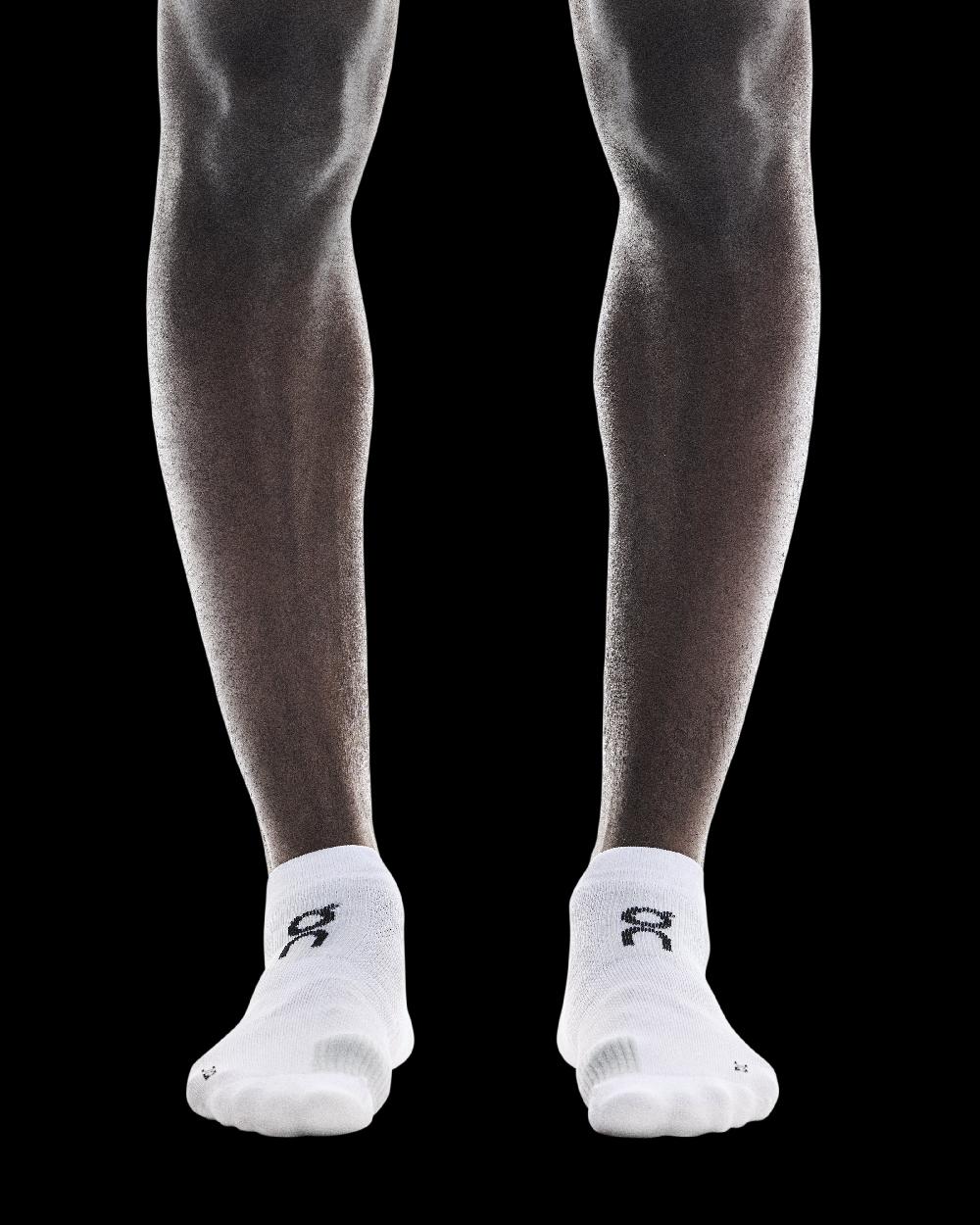 On White/Glacier Performance Run Socks Low 2UF10060813
