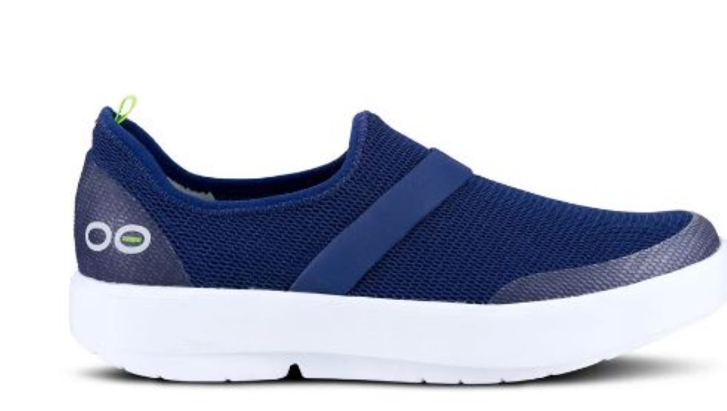 Oofos White And Navy Womens Oomg Low Shoe 5070-WHT/NVY