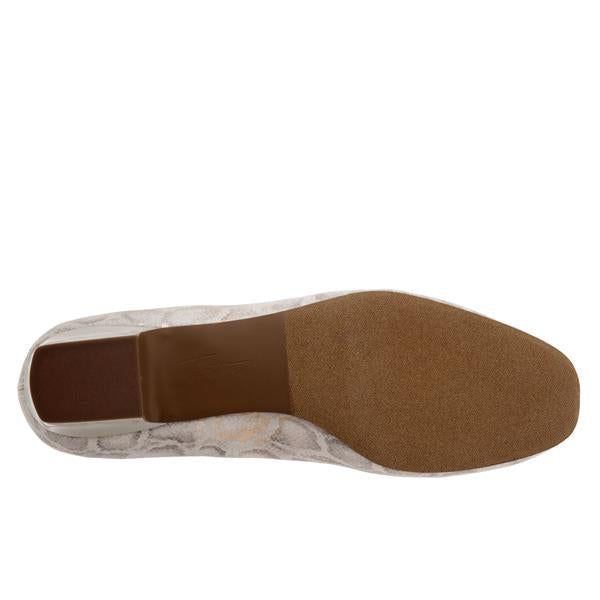 T3235-134 Nude Micro Suede Doris Womens Trotters Dress Shoes