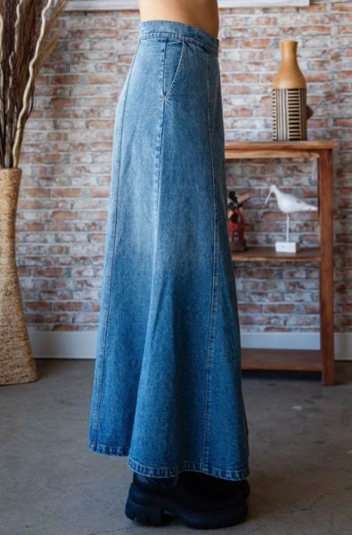 Veveret Medium Wash A-Line Flare Paneled Denim Women's Skirt VS71741