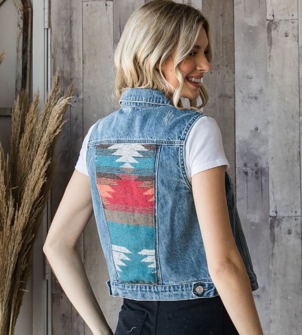 Veveret Medium Wash Aztec Contrast Denim Vest VJ70511