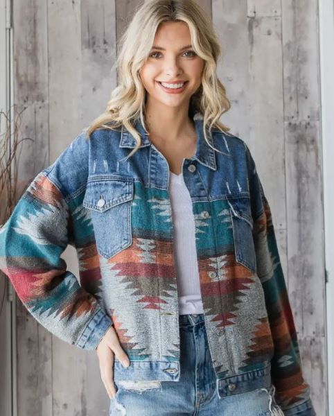 Veveret Medium Wash Aztec Contrast Women's Denim Jacket VJ70601-BLUE