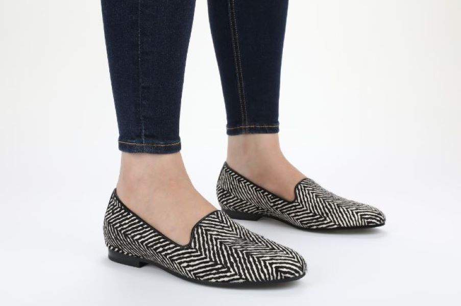 Vionic Black And White Willa Slip On Womens Flat Shoes H7711L4-001