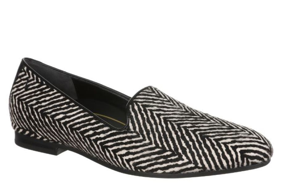 Vionic Black and White Willa Slip On Womens Flat Shoes H7711L4-001