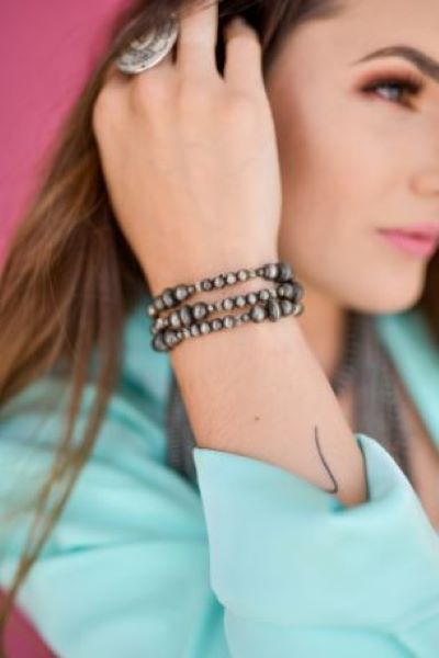 West and Co. 3 Strand Faux Navajo Pearl Stretch Bracelet BR1300