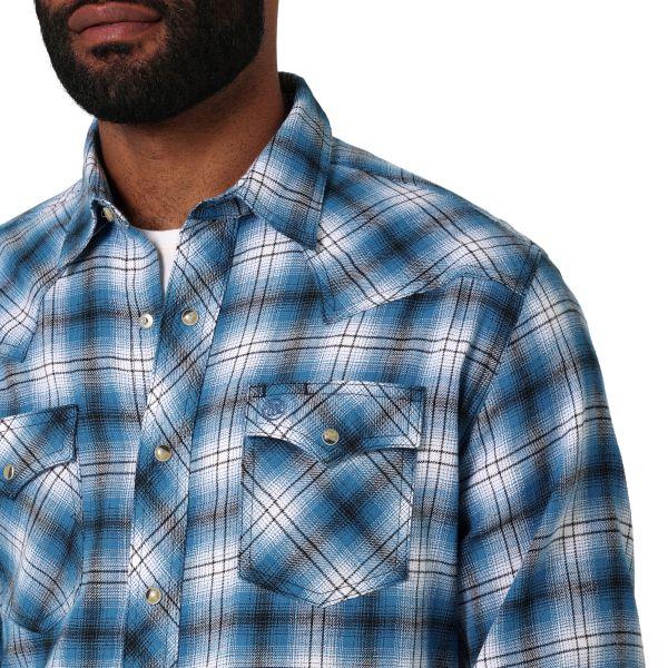 Wrangler Azure Blue Plaid Retro Long Sleeve Men's Flannel Western Snap Shirt 112330473