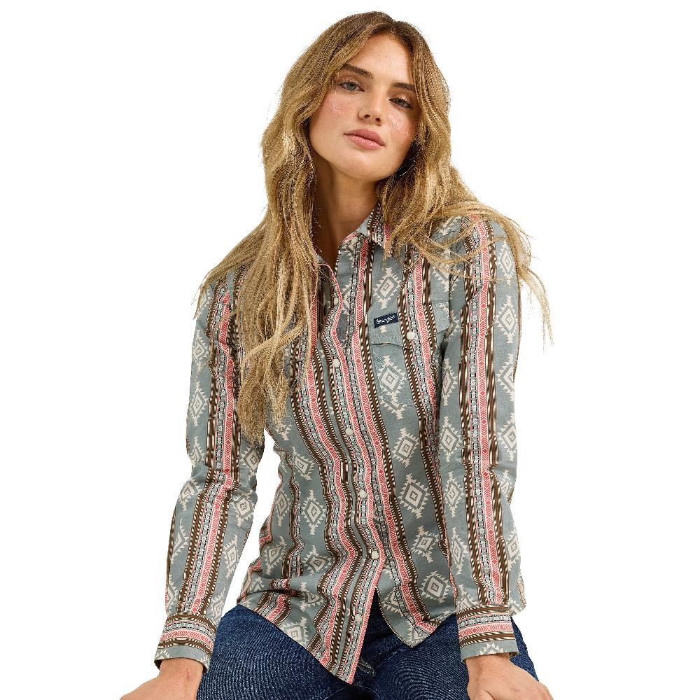 Wrangler Green Retro Punchy Women's Collared Longsleeve Snap Top 112367279