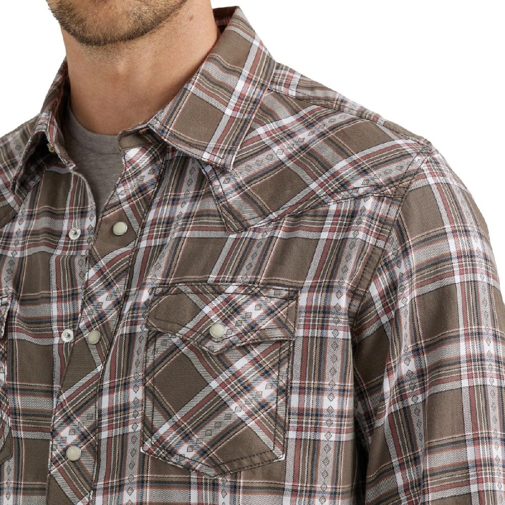 Wrangler Hardwood Brown Plaid Retro Premium Longsleeve Collared Men's Western Snap Plaid Shirt 112356588