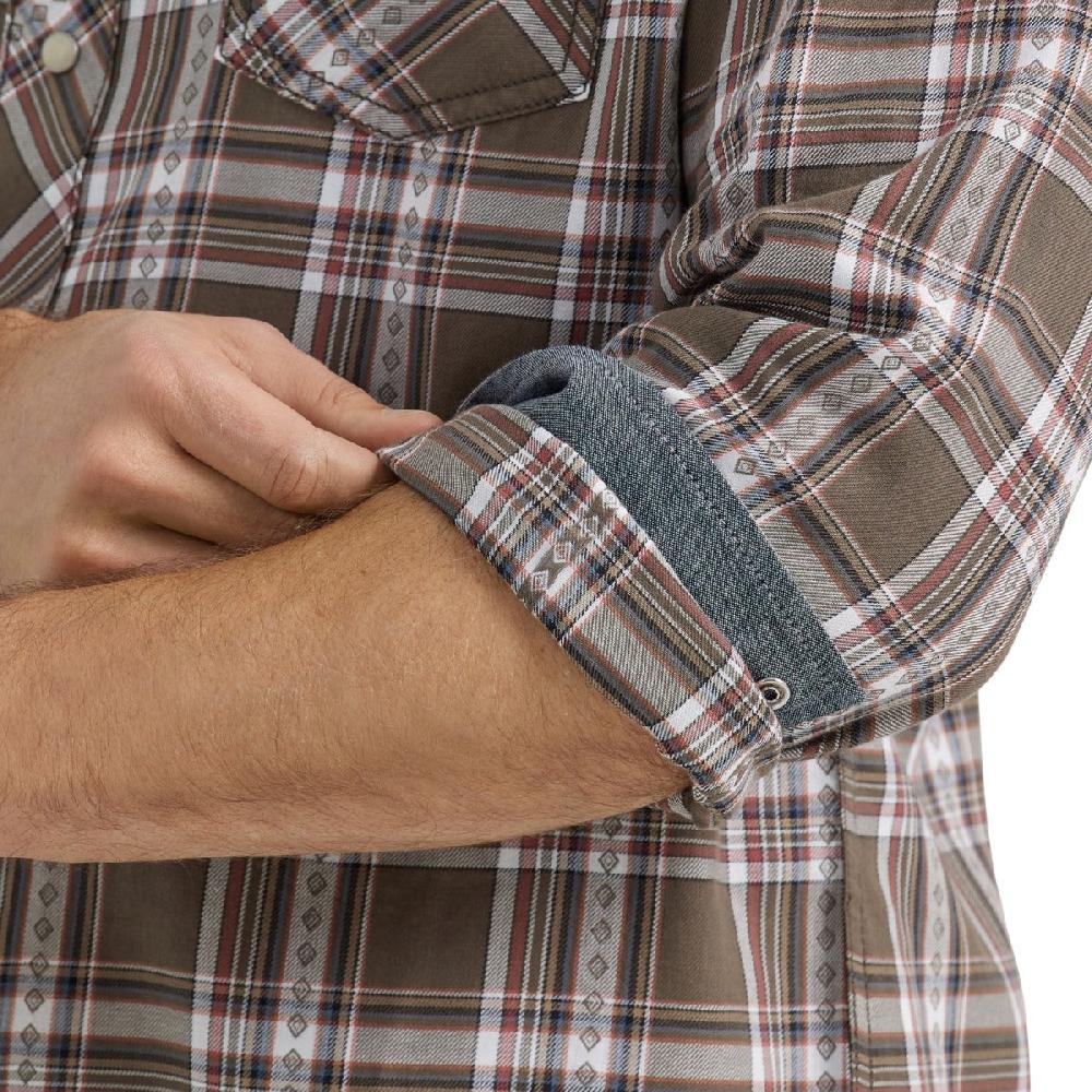 Wrangler Hardwood Brown Plaid Retro Premium Longsleeve Collared Men's Western Snap Plaid Shirt 112356588