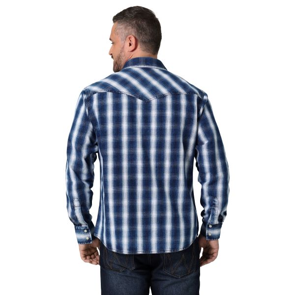 Wrangler Indigo Plaid Retro Premium Long Sleeve Men's Slim Fit Western Snap Shirt 112330787