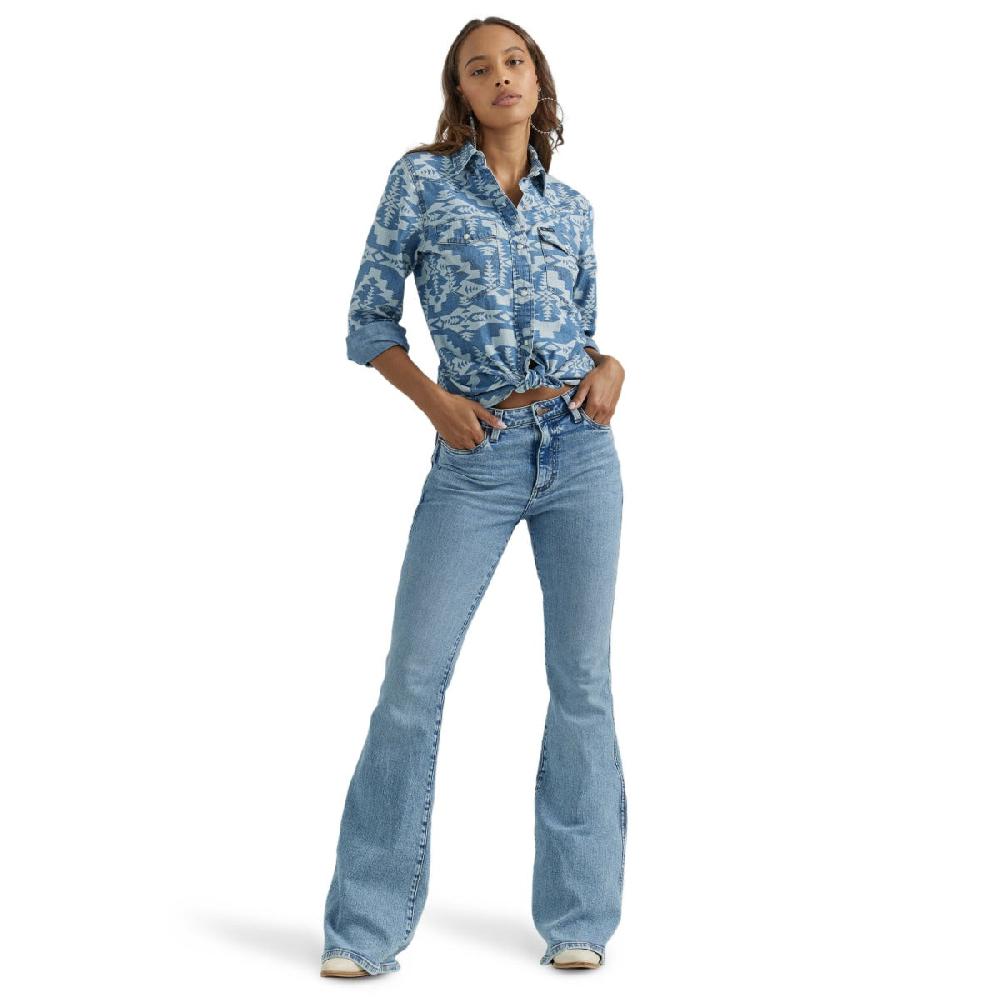 Wrangler Light Wash Women's Collared Geometric Longsleeve Cowboy Snap Shirt 112353125