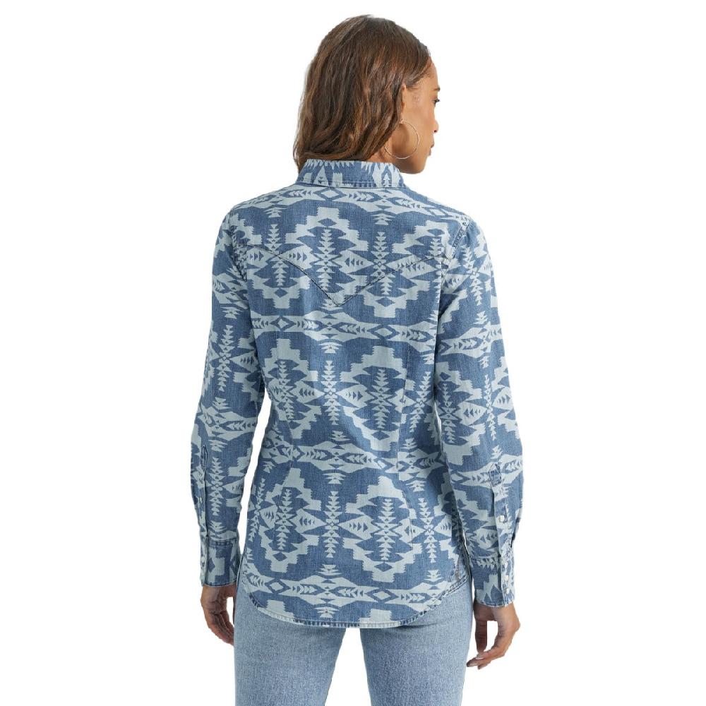 Wrangler Light Wash Women's Collared Geometric Longsleeve Cowboy Snap Shirt 112353125