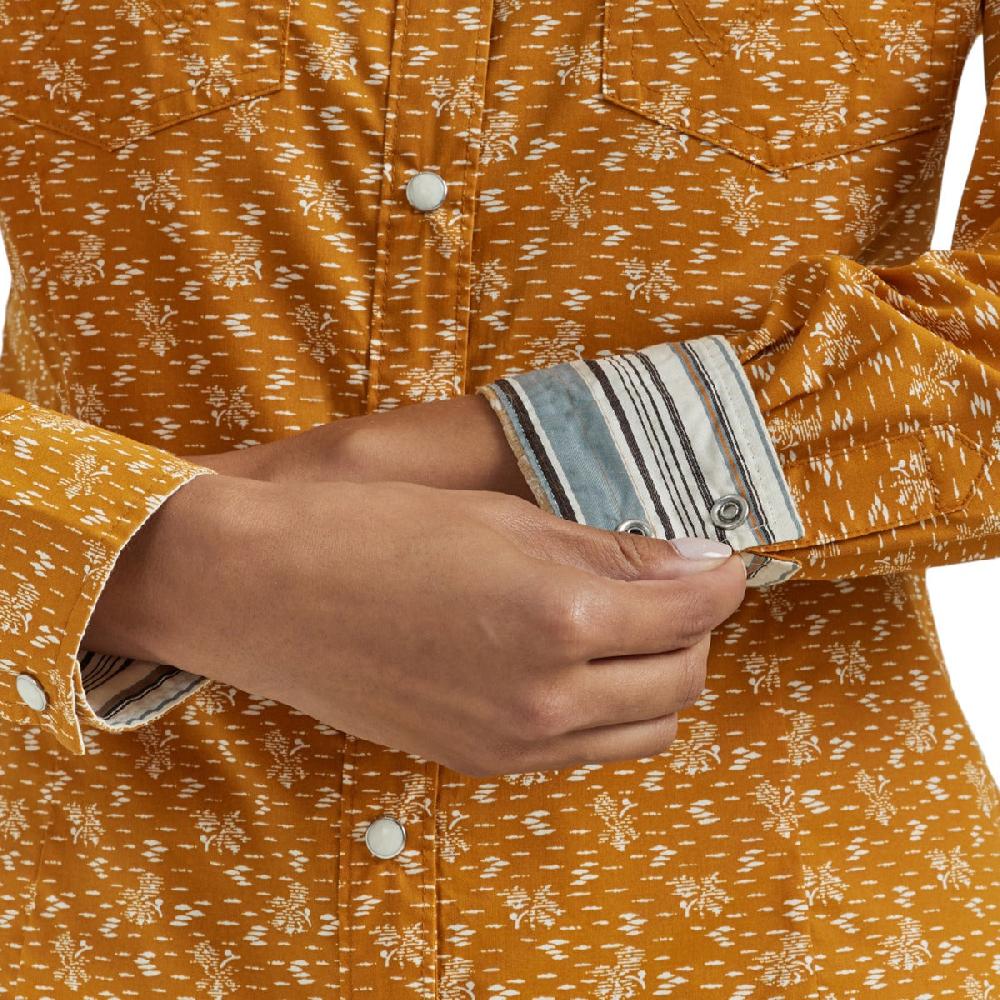 Wrangler Mini Yellow All Occasion Women's Collared Western Snap Shirt 112353165