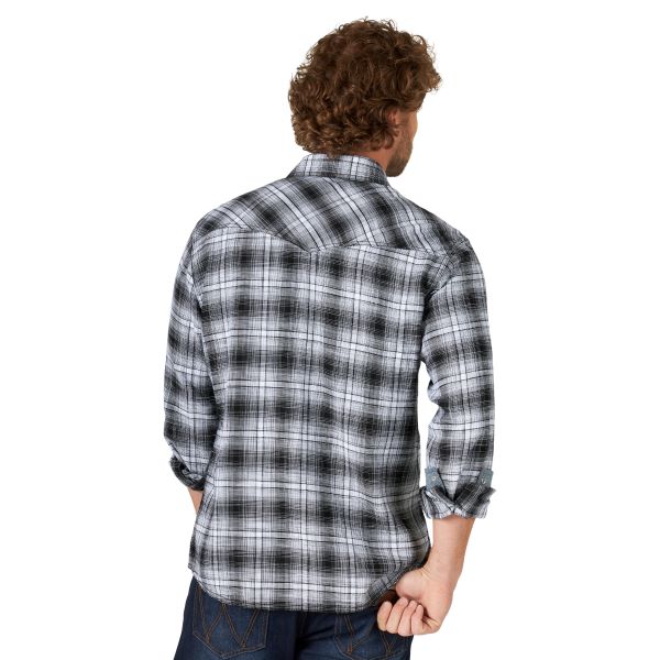 Wrangler Noir Day Indigo Plaid Retro Premium Long Sleeve Men's Western Snap Shirt 112318872
