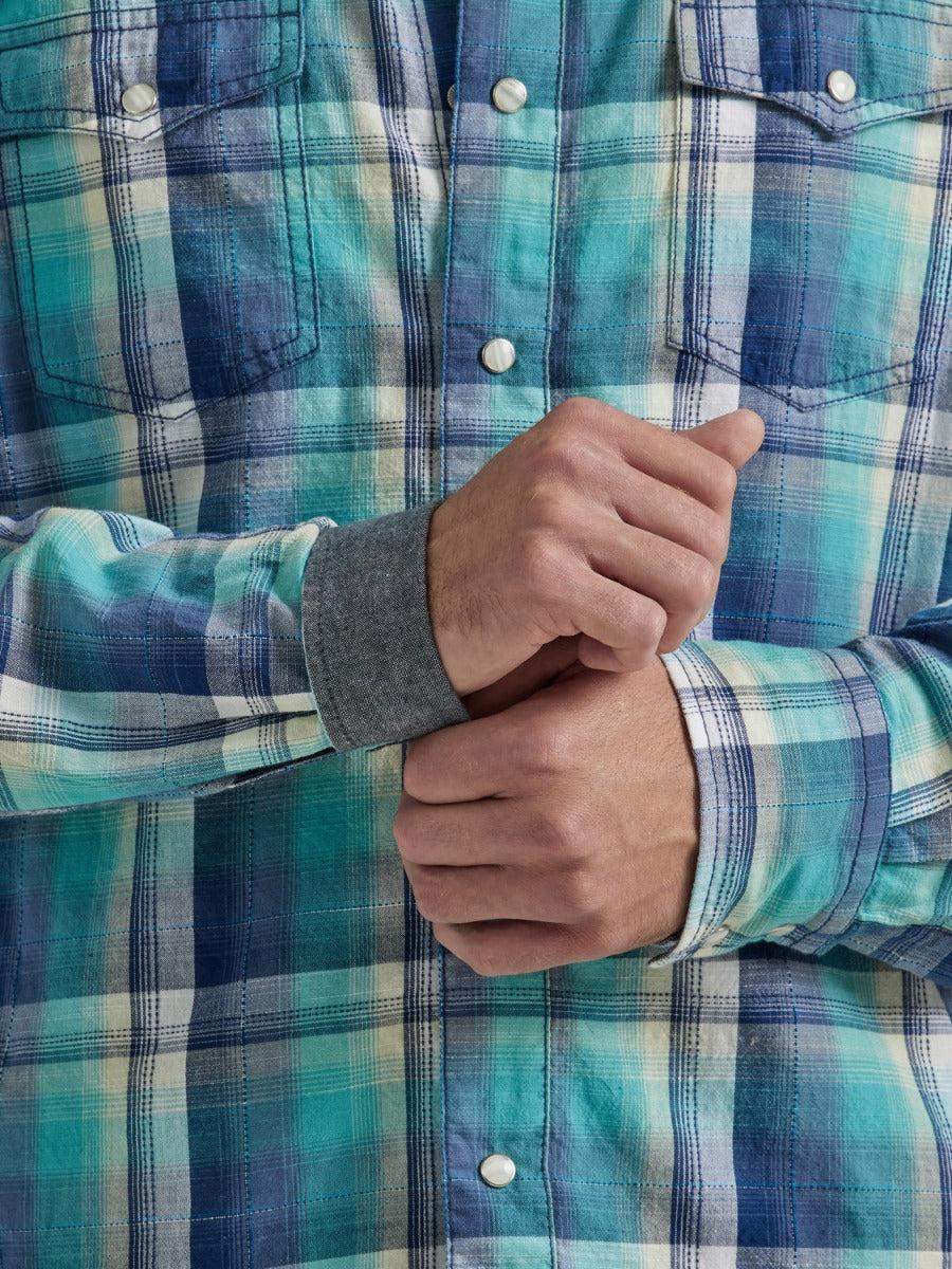 Wrangler Ocean Plaid Retro Premium Men's Longsleeve Collared Snap Shirt 112346627