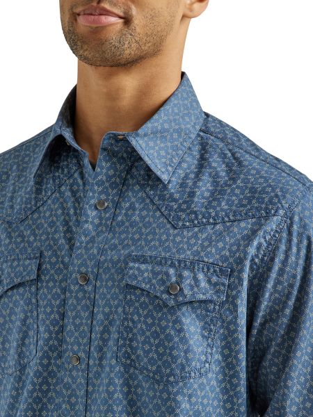 Wrangler Retro Blue Flower Chain Premium Men's Longsleeve Western Snap Shirt 112338158