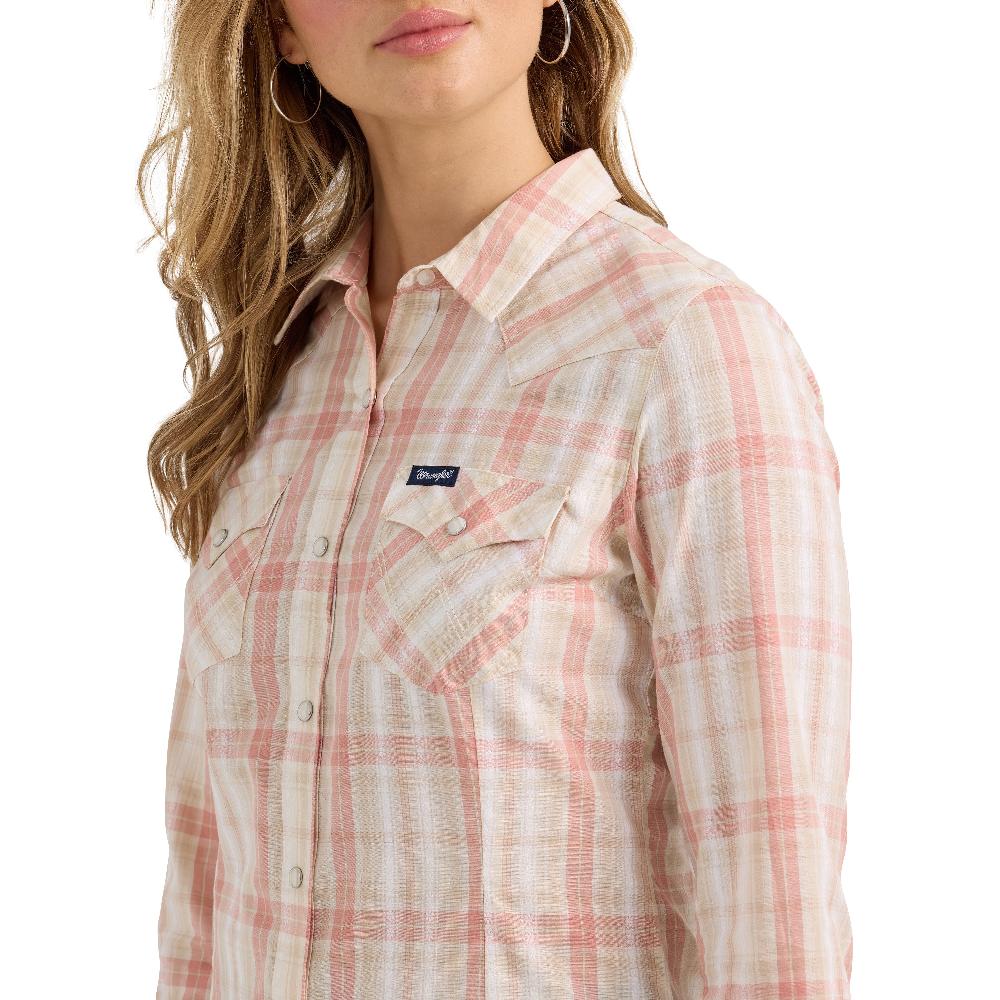 Wrangler Rosy Plaid Slim Women's Collared Western Snap Shirt 112361631