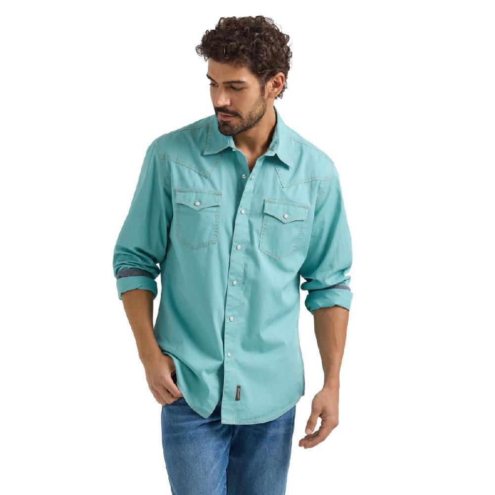 Wrangler Sugar Blue Retro Premium Men's Modern (Slim) Fit Spread Collar Longsleeve Snap Shirt 112359909
