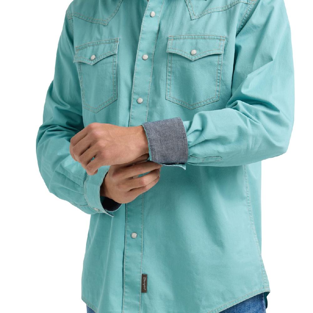 Wrangler Sugar Blue Retro Premium Men's Modern (Slim) Fit Spread Collar Longsleeve Snap Shirt 112359909