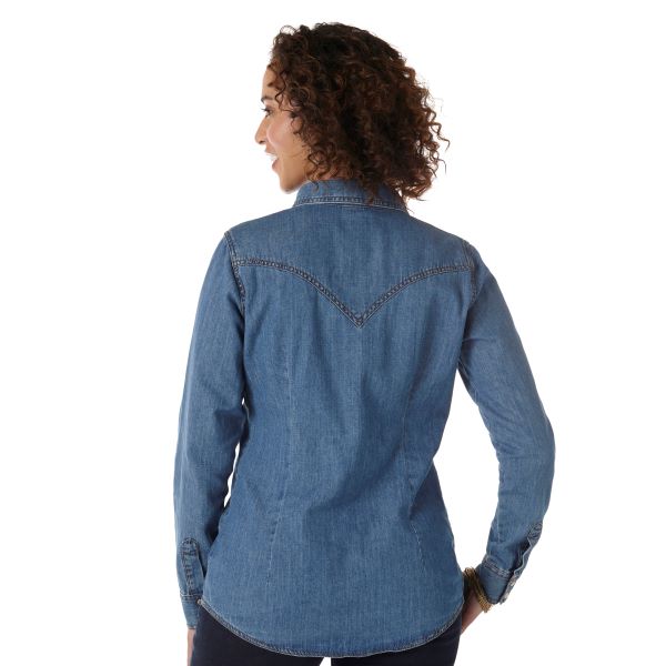 Wrangler Women's Mid Wash Denim Long Sleeve Pearl Snap Western Shirt LW7006D